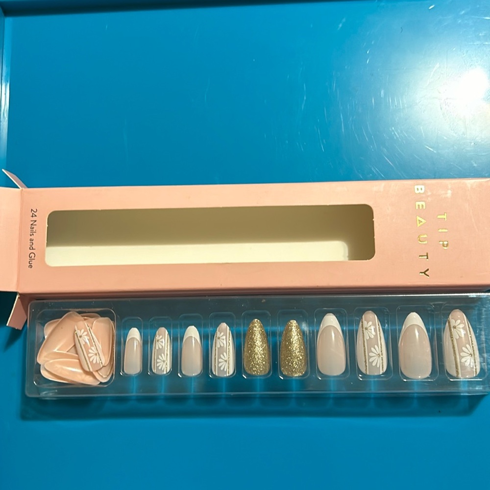 TIP Beauty Press On Nails